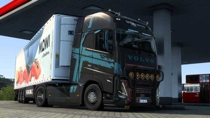 Volvo Fh5 Grey And Blue Performance V1.0 ETS2 1.44