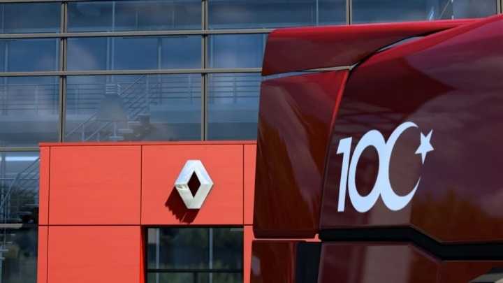 Renault Range T Evo Cumhuriyet 100 Skin ETS2 1.48