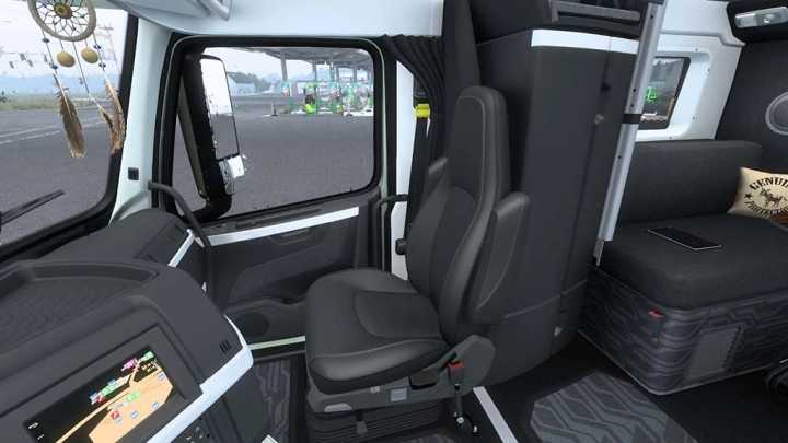 ATS – Volvo Vnl Interior Add-Ons V1.6 (1.51)