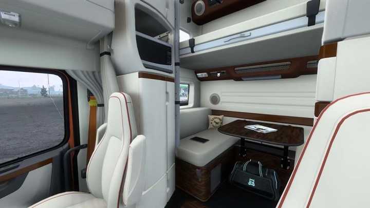 ATS – Volvo Vnl Interior Add-Ons V1.6 (1.51)