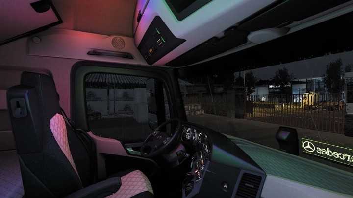 ETS2 Actros Plus New Actros Mp4 Cabin Overhaul (1.52)